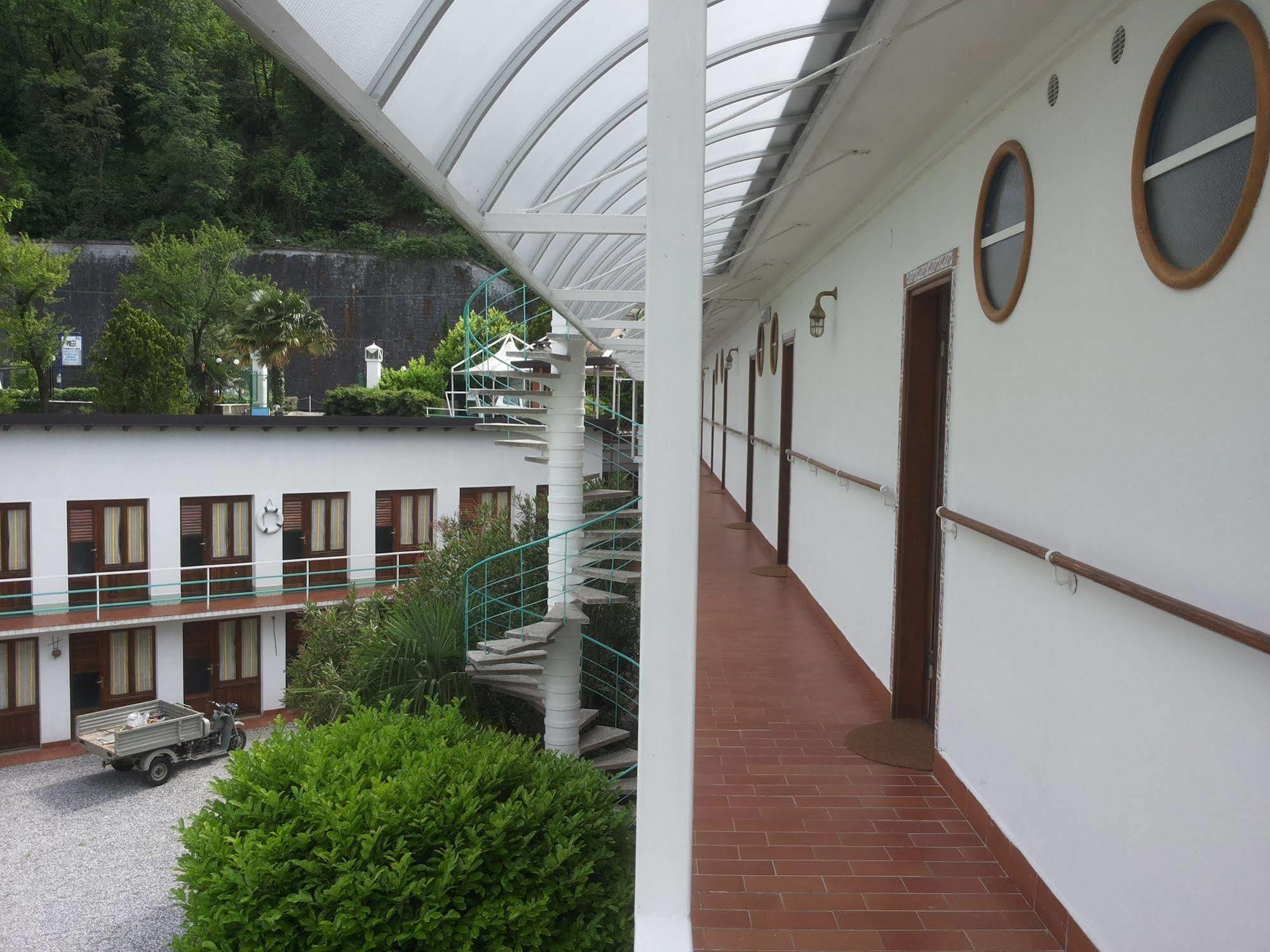 Hotel Nautilus Valmadrera Exteriör bild